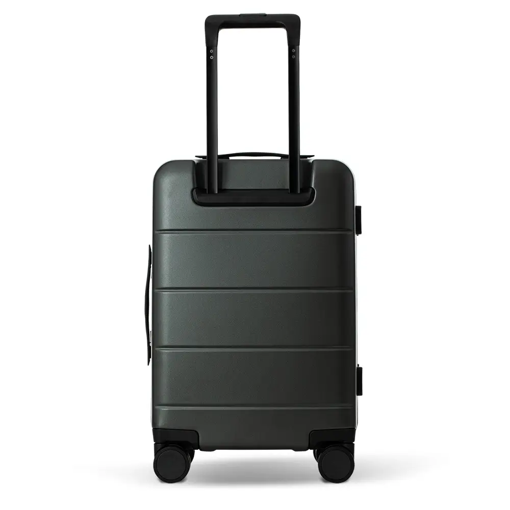 Detalle 1 de Predator Maleta Streetstyle 20" — cabina 41L con apertura frontal inteligente y ruedas silenciosas