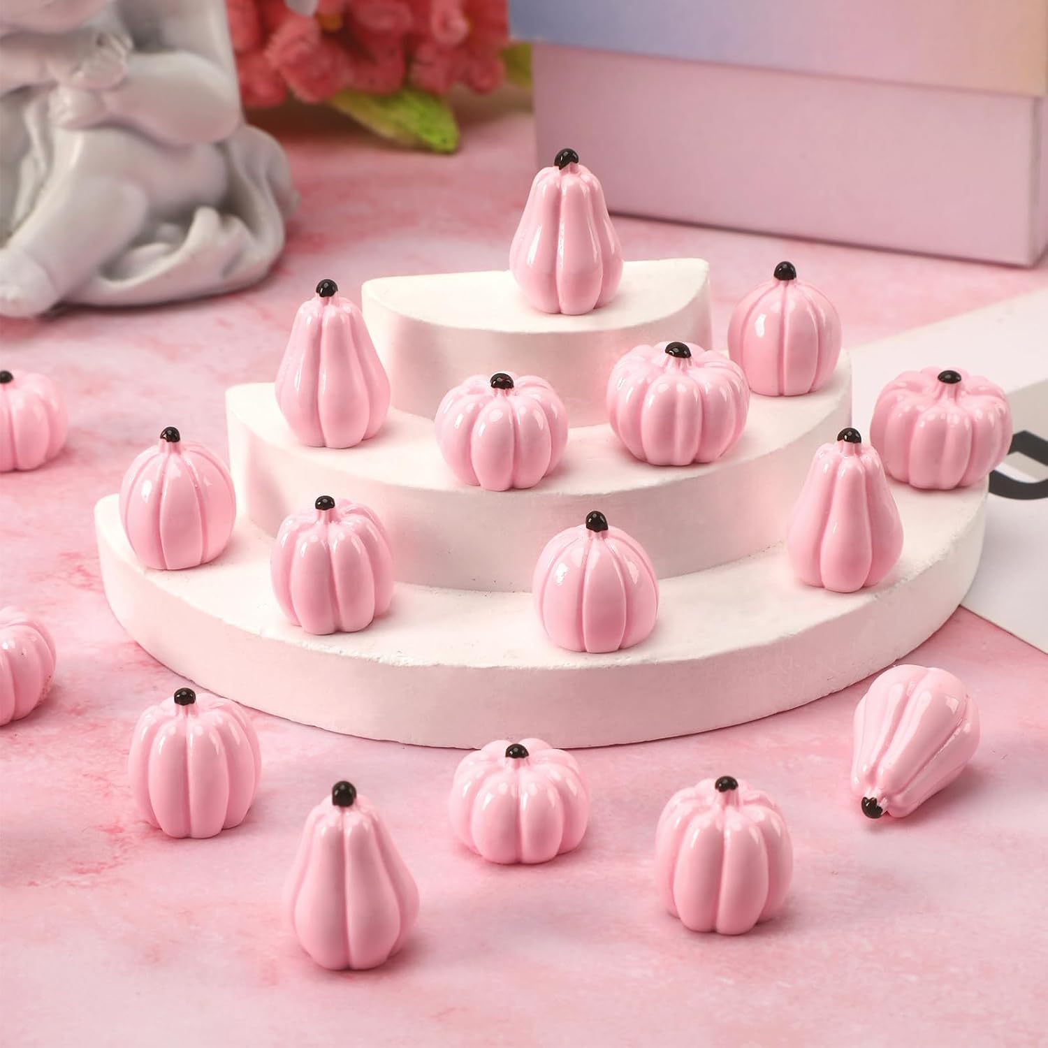 Detalle de DTOFOOT 14839 Mini Pink Resin Pumpkins, 60-Piece Set, 5 Designs