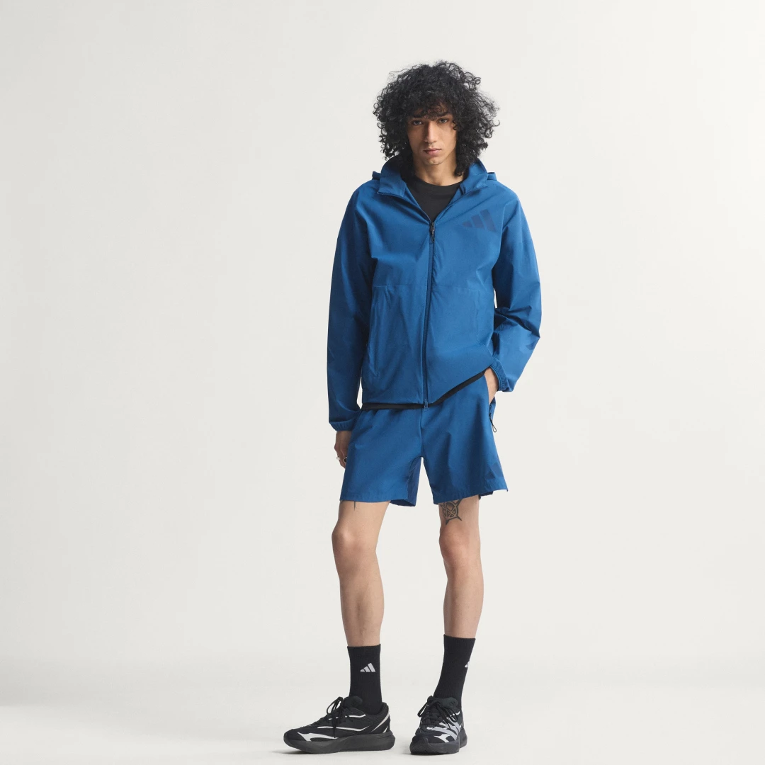 Detalle de Sudadera de Tejido Técnico Adidas Z.N.E. (Azul) para uso diario y entrenamiento