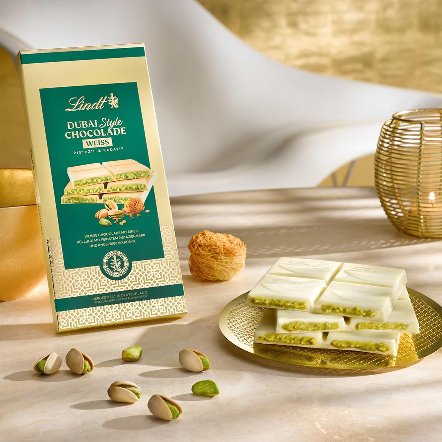 Detalle de Lindt Dubai Style Weiß Schokolade – Pistaziencreme mit Kadayif, 149 g