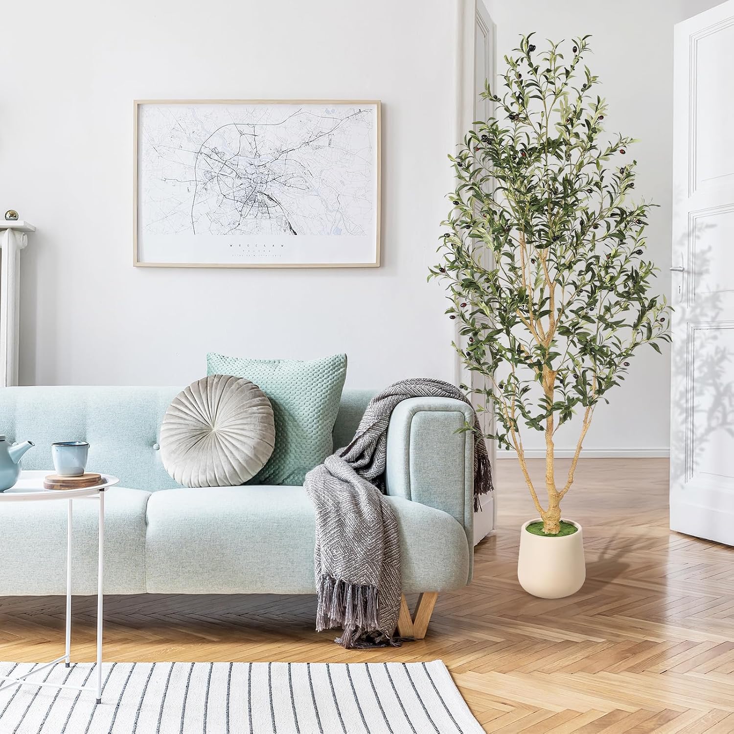 Detalle de FEELEAD 7 ft Faux Olive Tree with Planter, Adjustable Branches and Lifelike Leaves