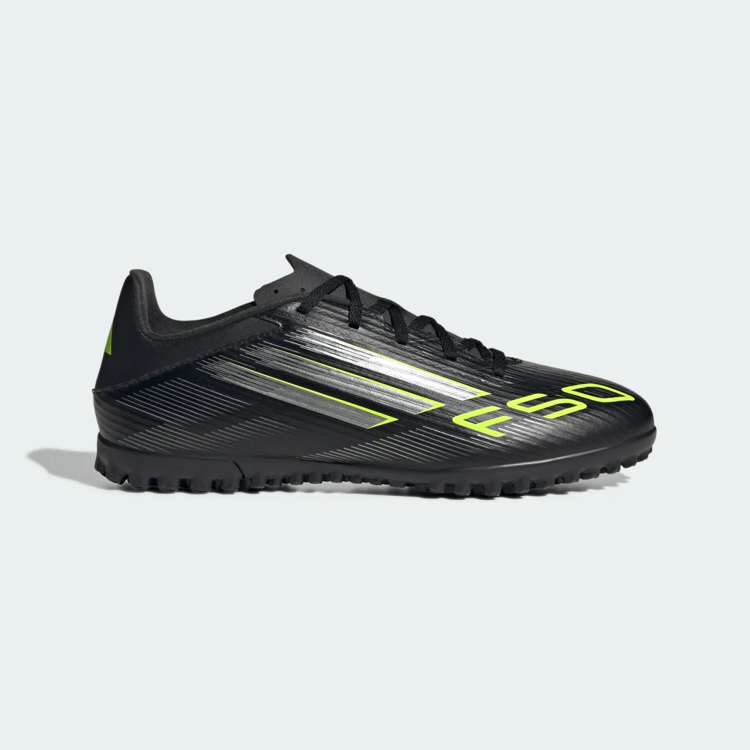 Thumbnail 1 de Bota F50 Club moqueta de Adidas: mirada práctica para aficionados prácticos