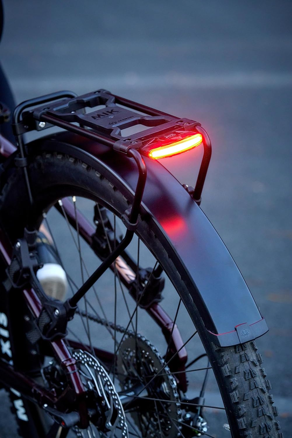 Detalle de SKS GERMANY 11948 INFINITY UNIVERSAL REARLIGHT – tylna lampka LED 30 lm