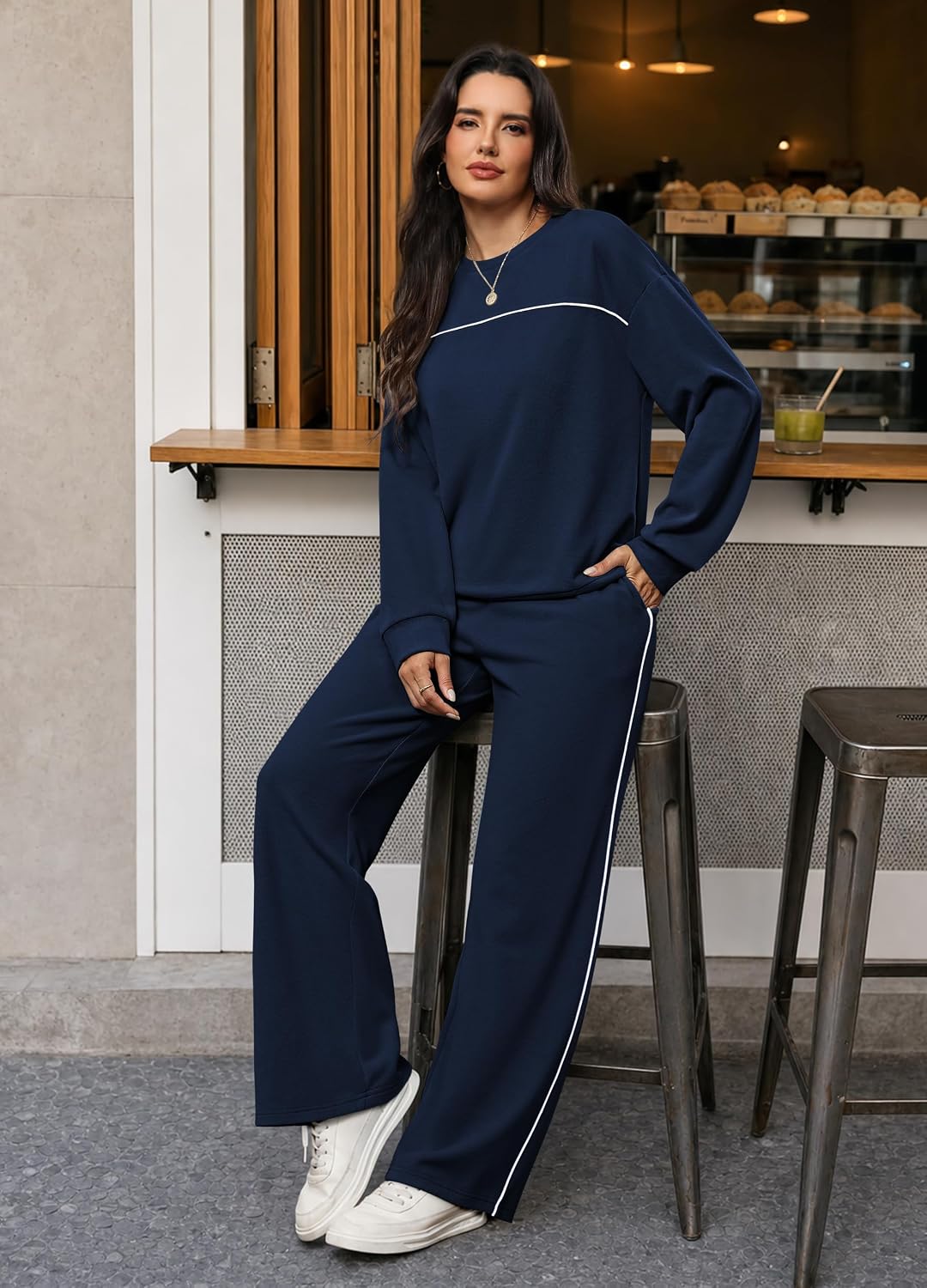 Detalle 2 de OFEEFAN WST2919 Women's Two-Piece Lounge Set with Contrast Piping