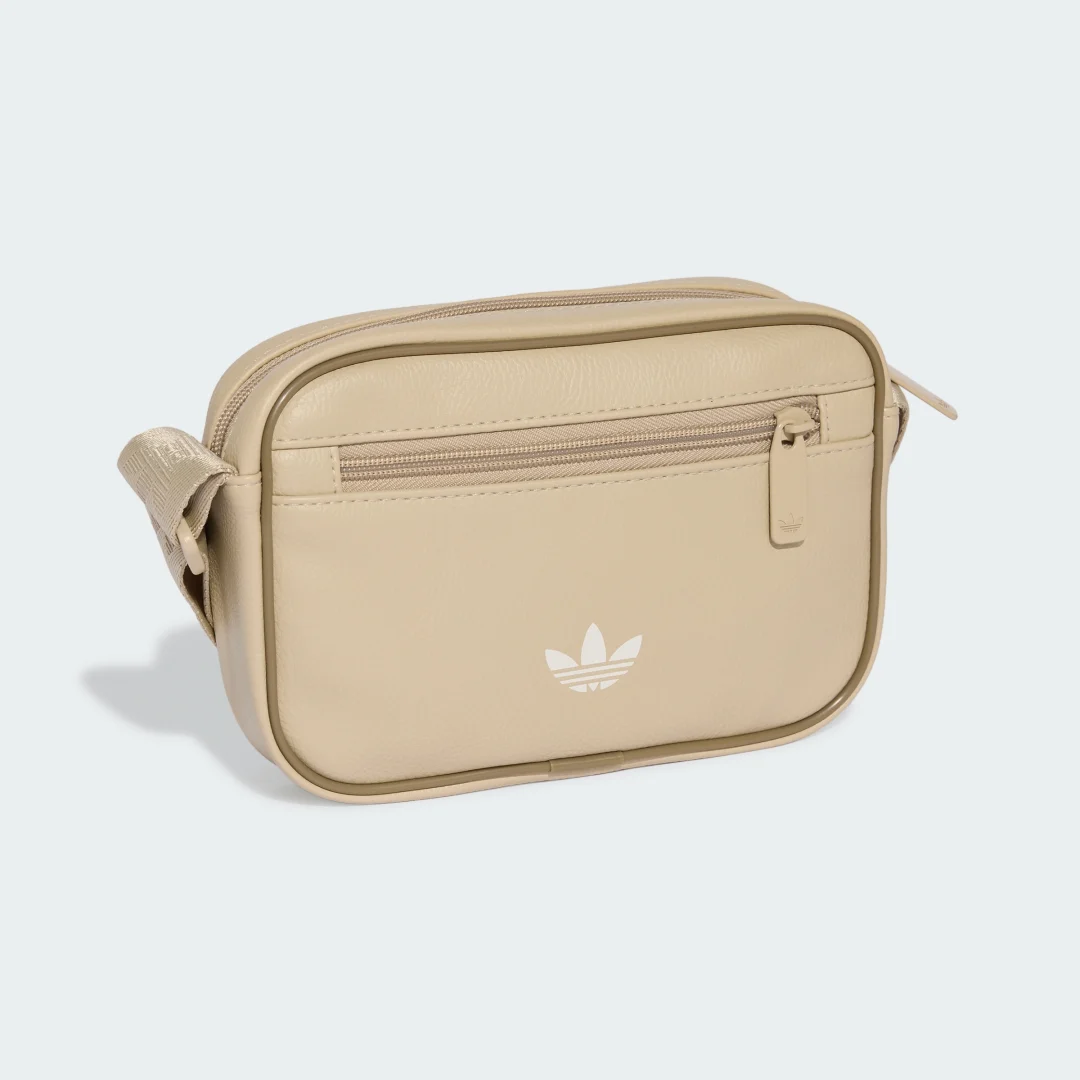 Detalle de MINIBOLSO ADICOLOR CLASSIC AIRLINER de Adidas — beige, para uso diario y viaje ligero