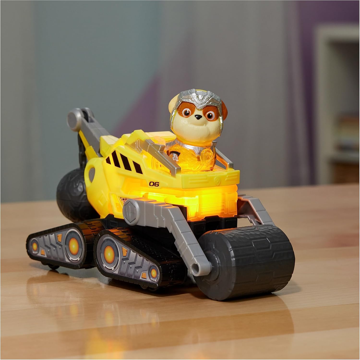 Detalle 1 de Paw Patrol Mighty Movie truck toy 3+