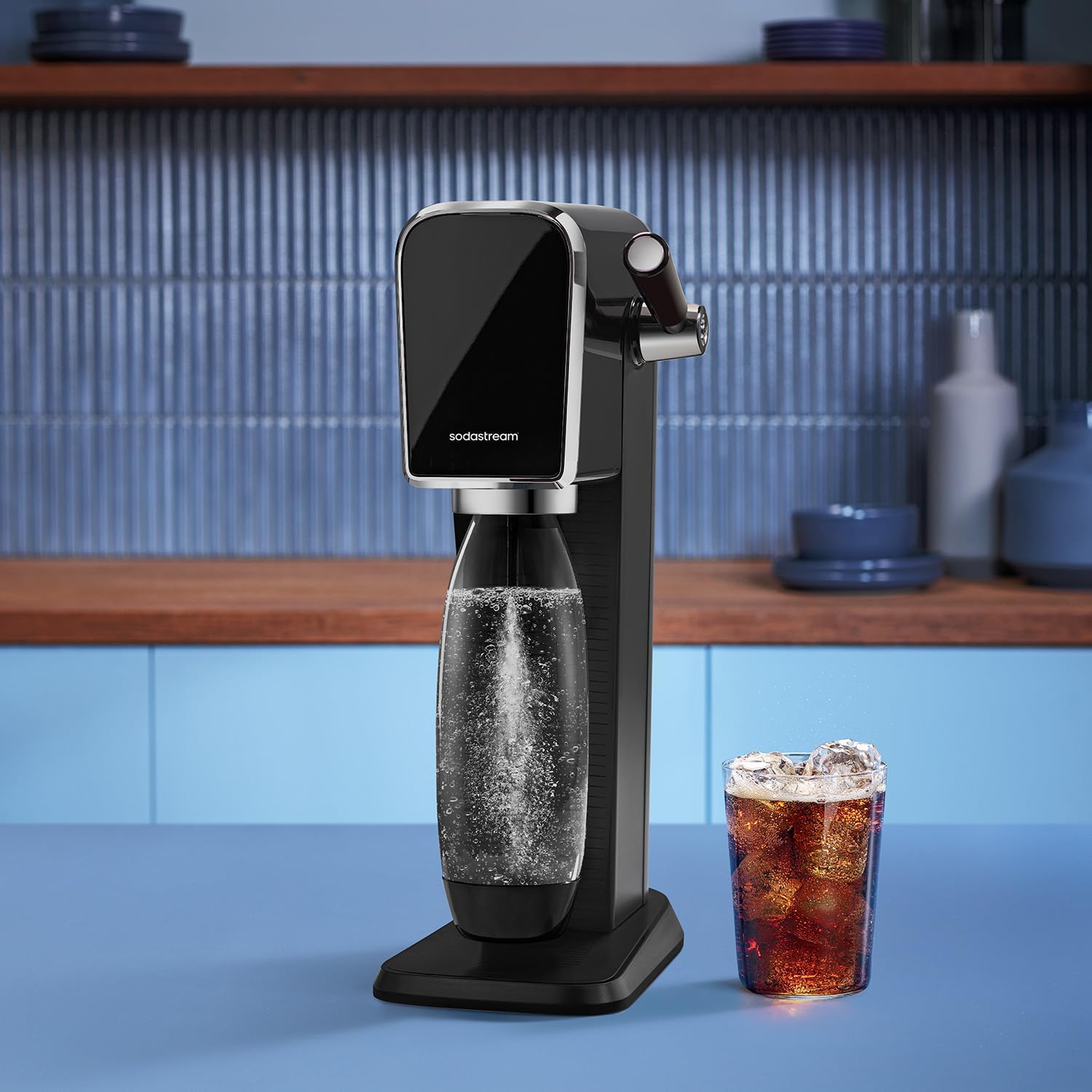 Detalle de SodaStream Wassersprudler ART mit CO2-Zylinder und 1x 1L spülmaschinenfester Kunststoffflasche (schwarz, 44 cm)