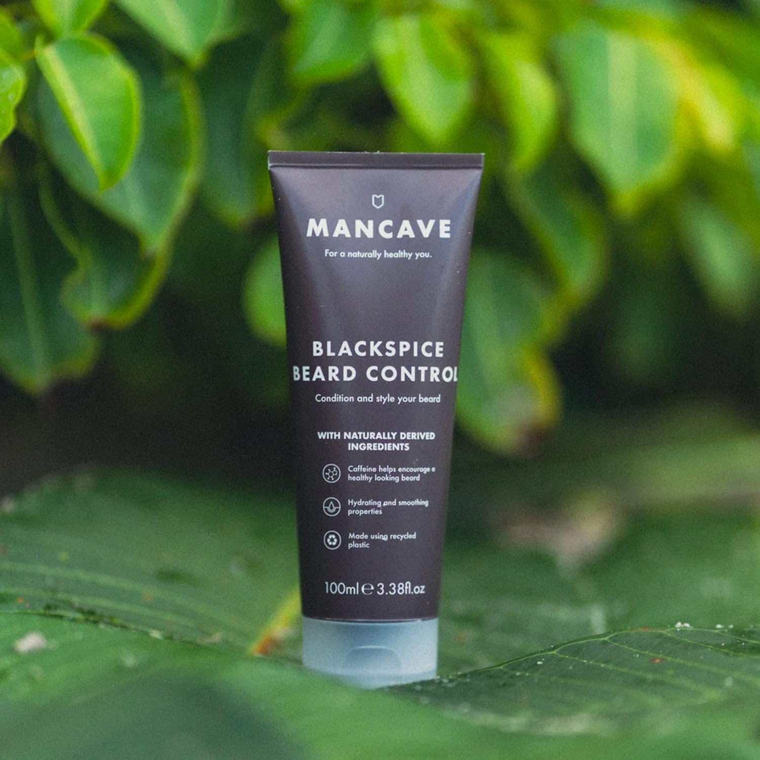 Detalle 2 de ManCave Blackspice Balsamo Barba 100 ml – Tenuta forte, nutriente e vegano