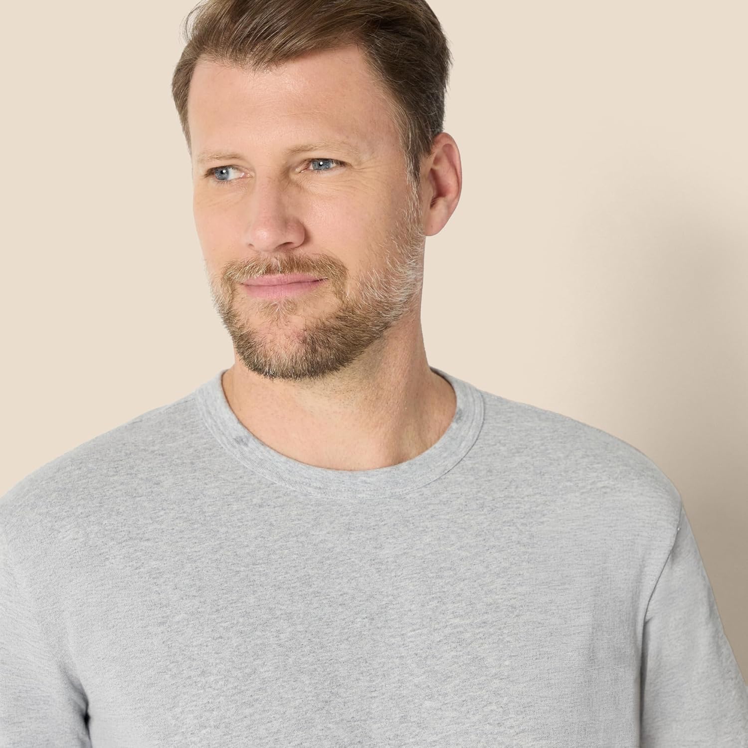 Thumbnail 4 de Amazon Essentials Men's Relaxed-Fit Heavyweight Cotton T-Shirt