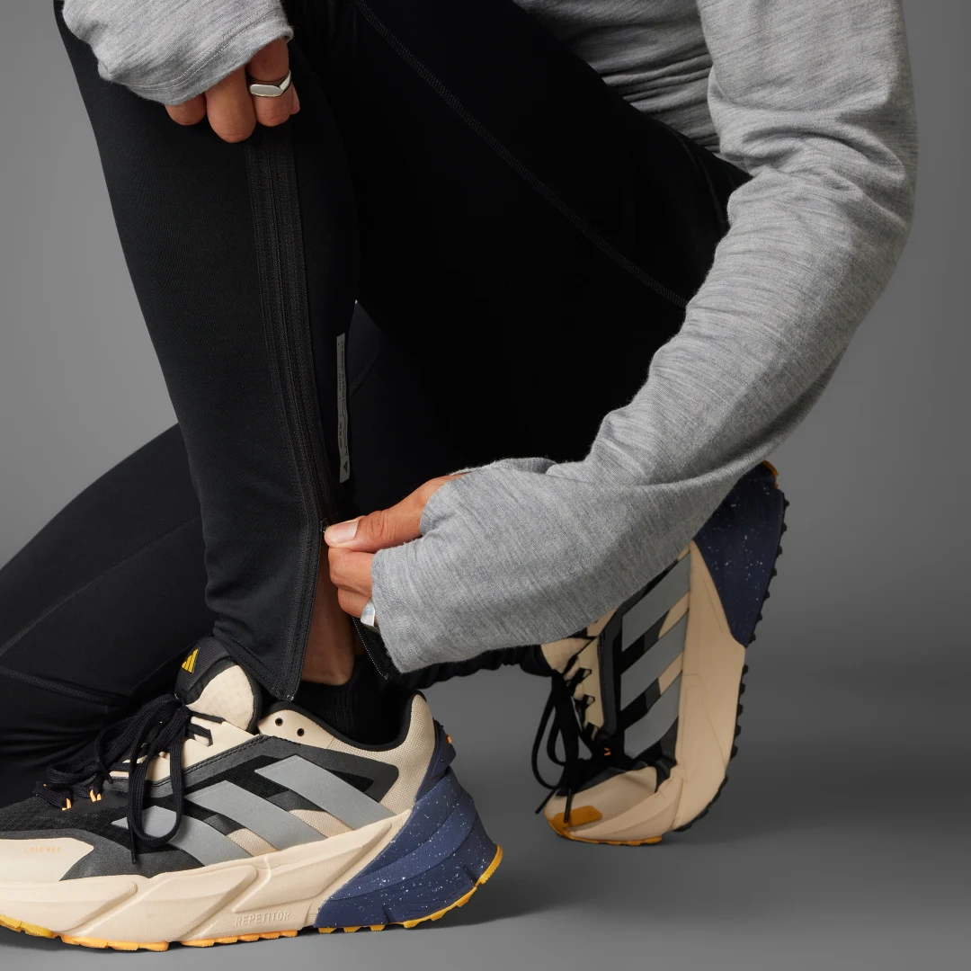 Detalle de Mallas Ultimate Running Conquer the Elements AEROREADY Warming de Adidas