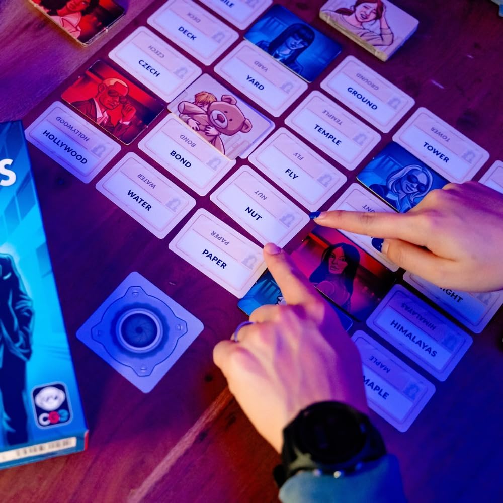 Detalle de Codenames (2nd Edition) | CGE — A practical take for 4–8 players