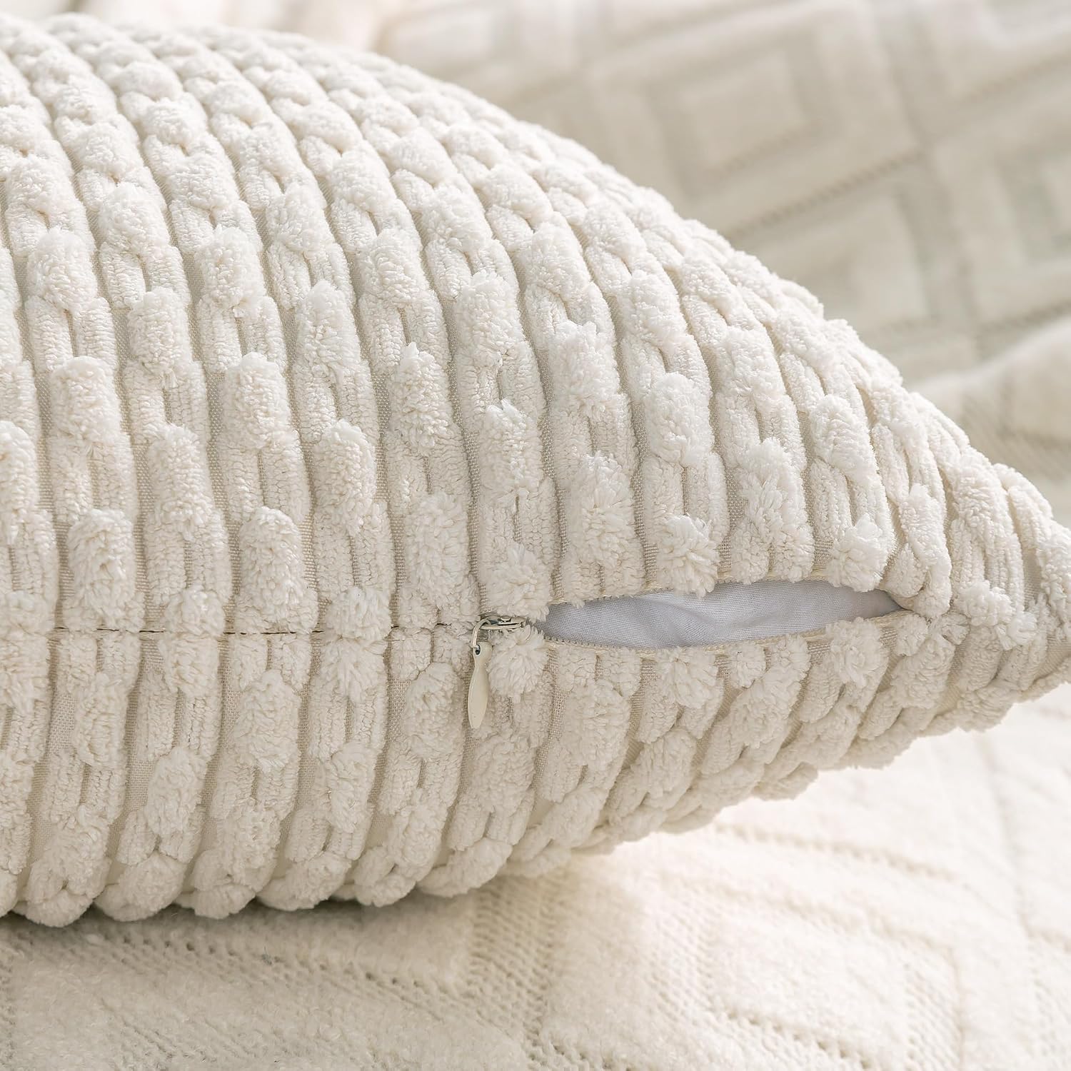 Thumbnail 5 de Cozoomy Cream White Corduroy Pillow Covers 20x20 Set of 4 🛋