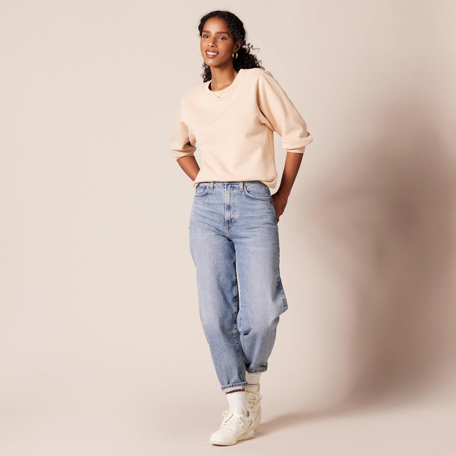 Thumbnail 4 de Amazon Essentials women’s French terry fleece crewneck sweatshirt with sleeve detail