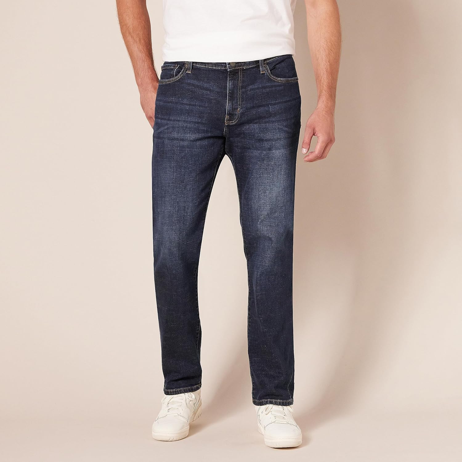Thumbnail 2 de Amazon Essentials Men's Slim-Fit Jeans – Discontinued Colours