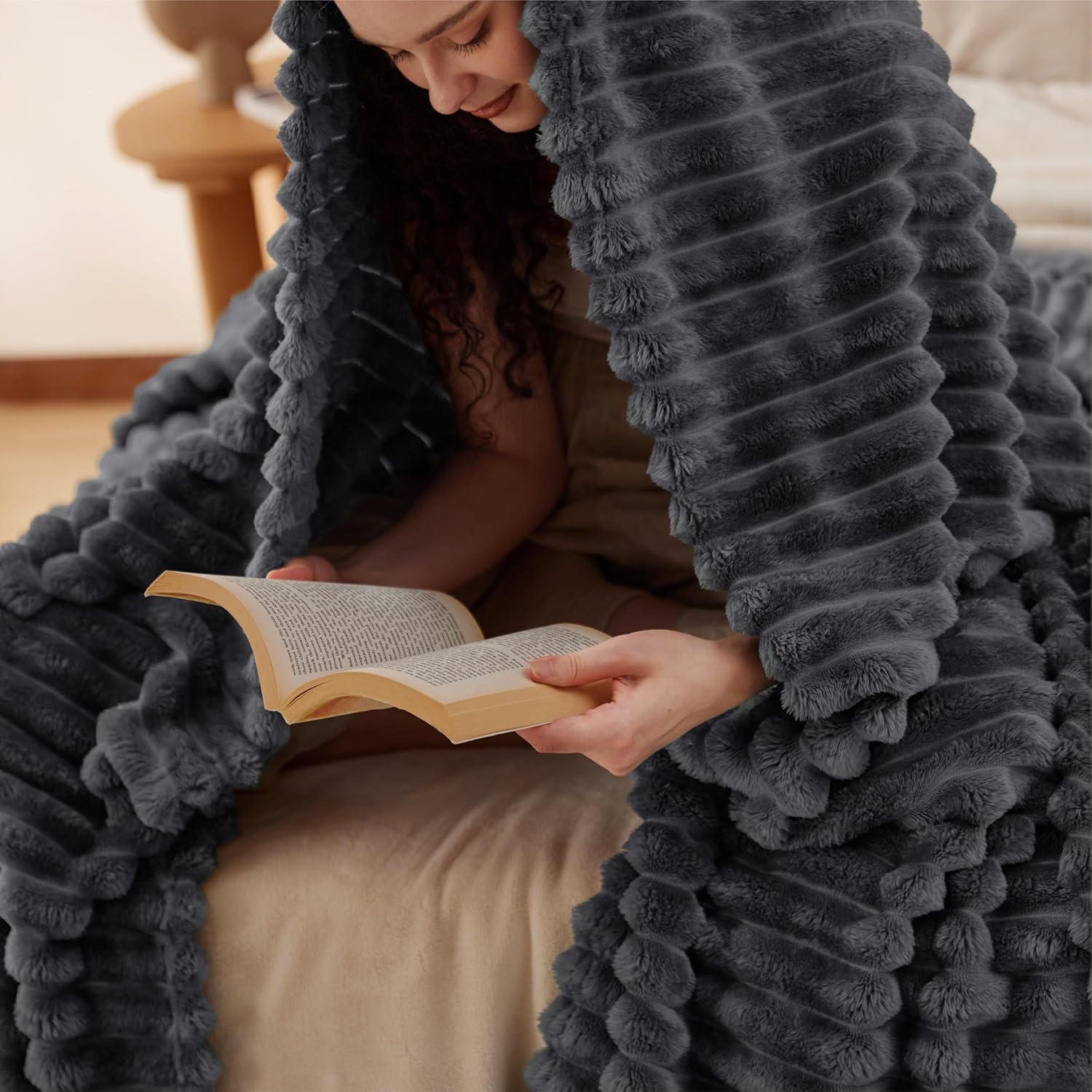 Thumbnail 6 de Bedsure Kuscheldecke 220x240 Dunkelgrau