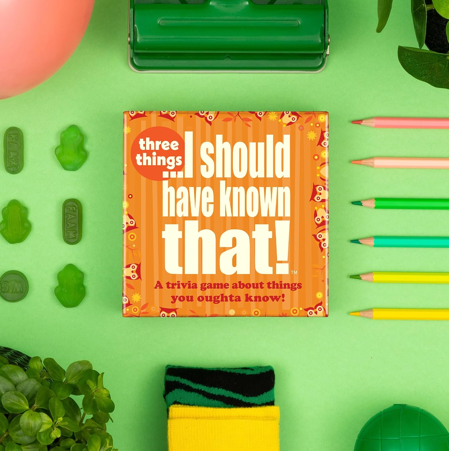 Detalle 2 de I Should Have Known That!—Three Things Trivia Game 🎲