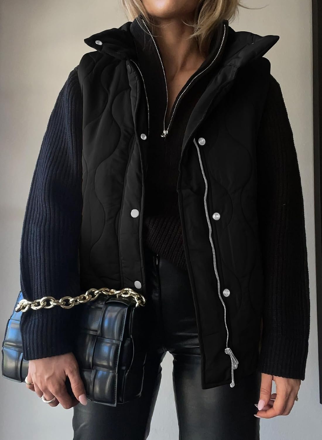 Detalle 2 de EVALESS Cropped Puffer Vest 2025
