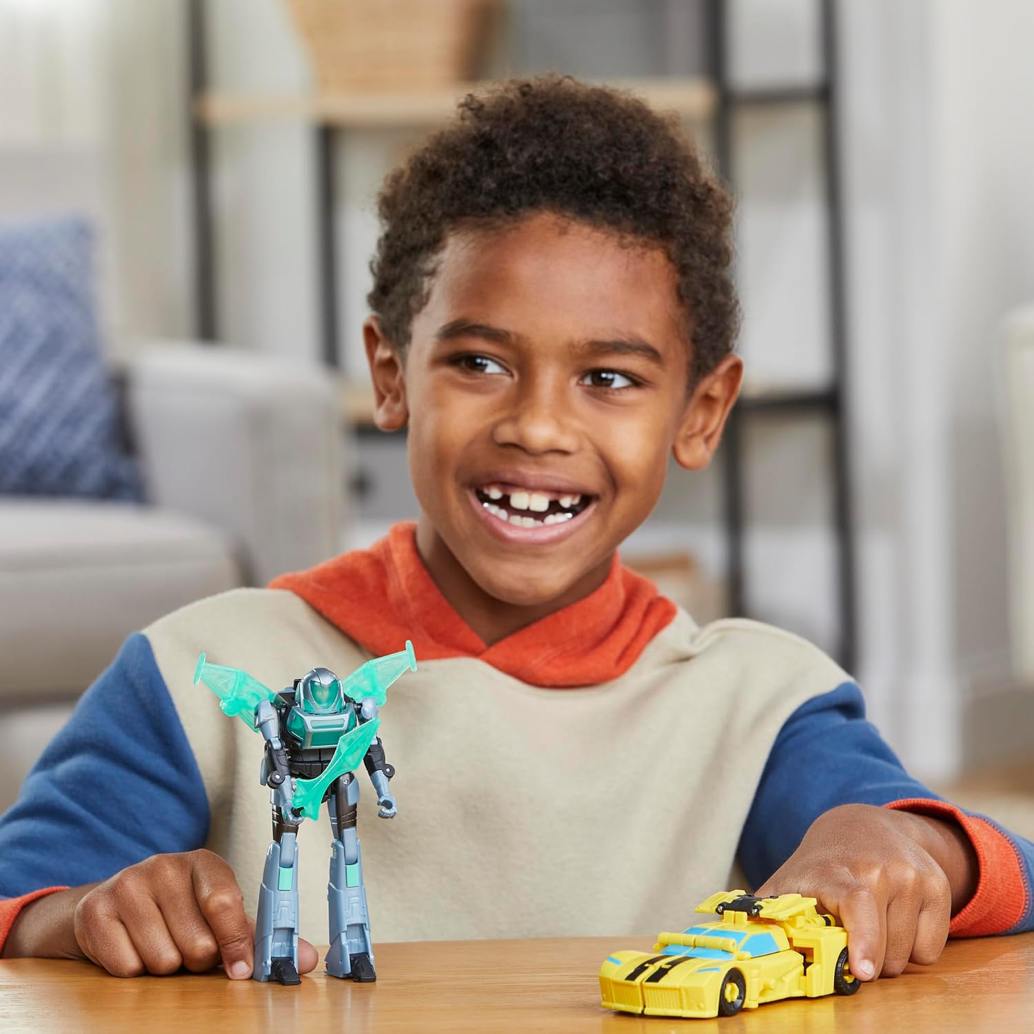 Detalle 2 de Transformers EarthSpark Cyber-Combiner Bumblebee