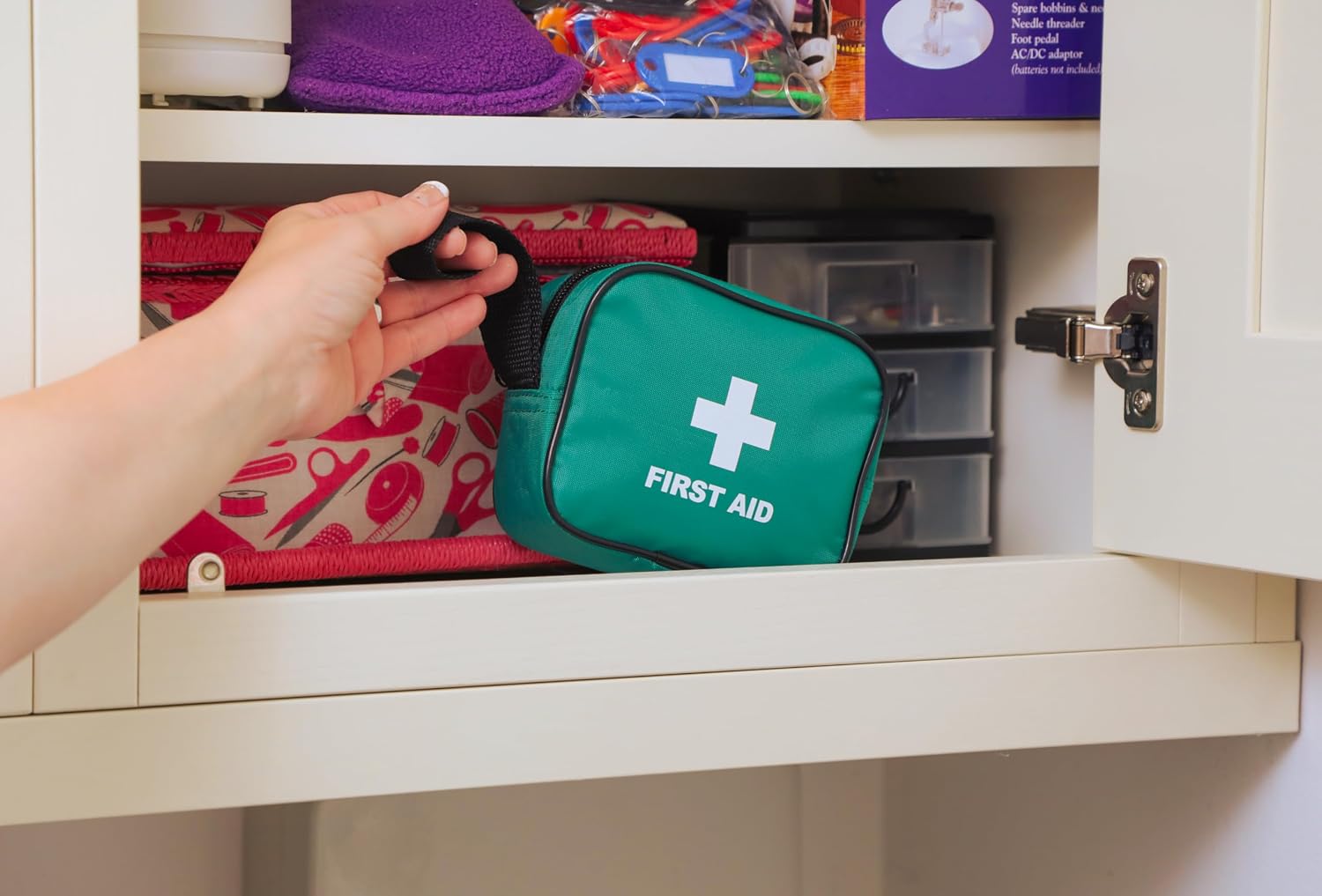 Thumbnail 3 de Safety First Aid Group HSE One-Person First Aid Kit in Nylon Pouch