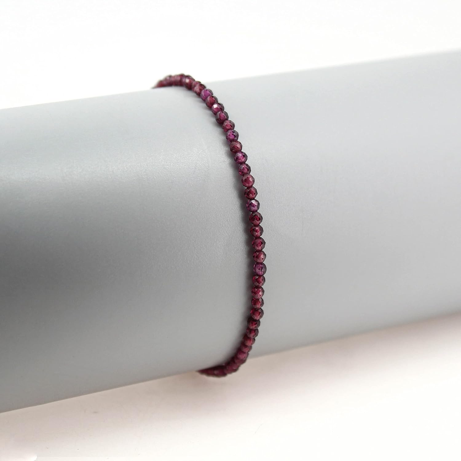 Detalle de Gempires Natural Garnet Beads Bracelet – 7" with 1" Extender, Gold Plated Garnet Bead Bracelet