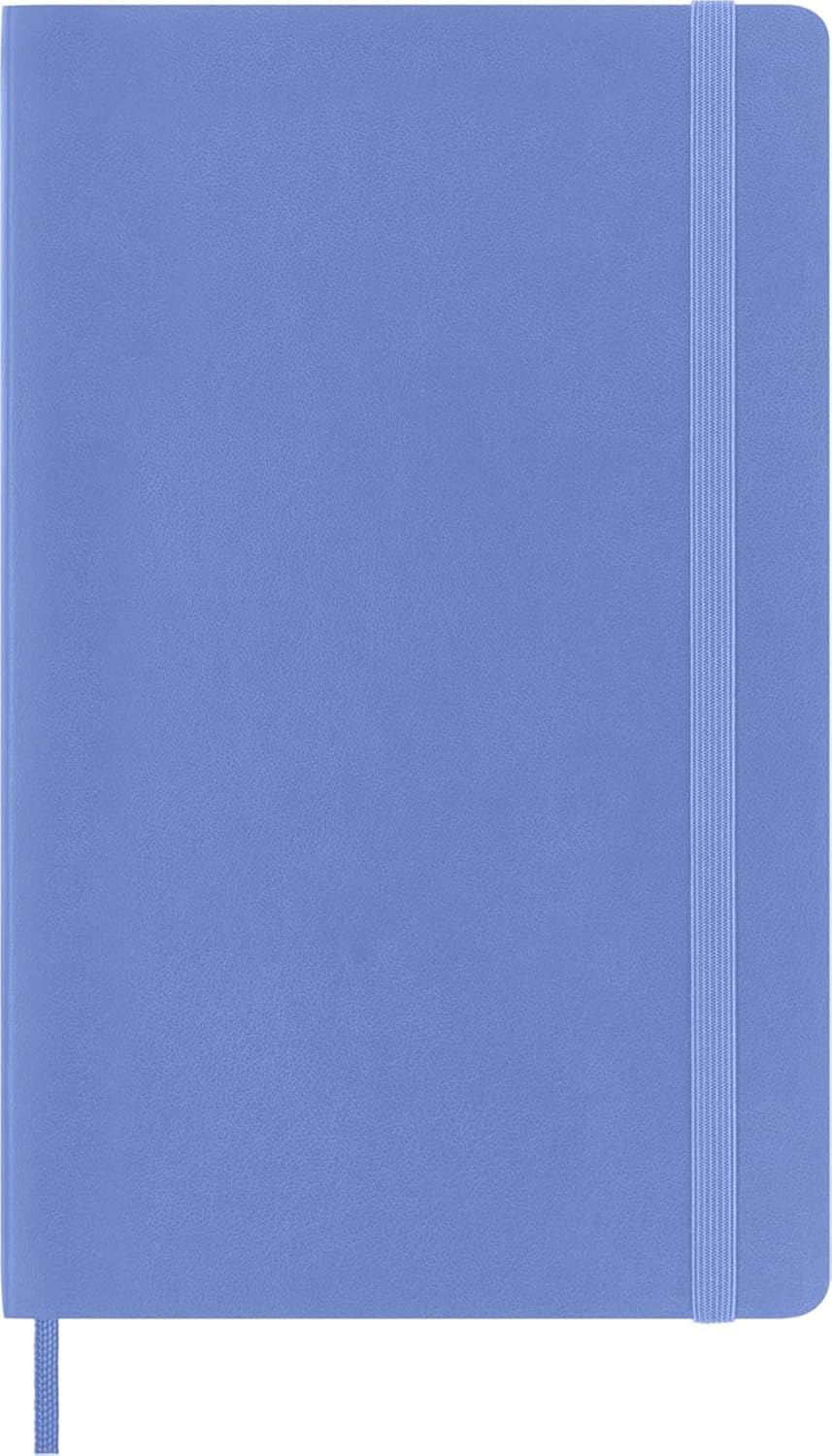 Detalle de Moleskine Classic Notebook — Ruled, Soft Cover, Hydrangea Blue (Large) 13 x 21 cm, 240 Pages