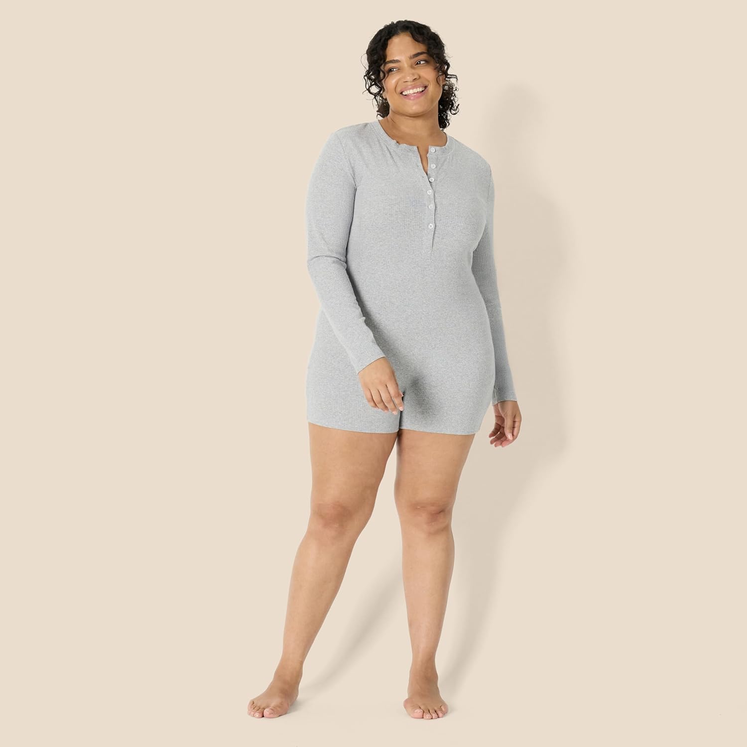 Thumbnail 5 de Amazon Essentials Damen Langärmliger Lounge-Strampler aus gerippter Baumwollmischung