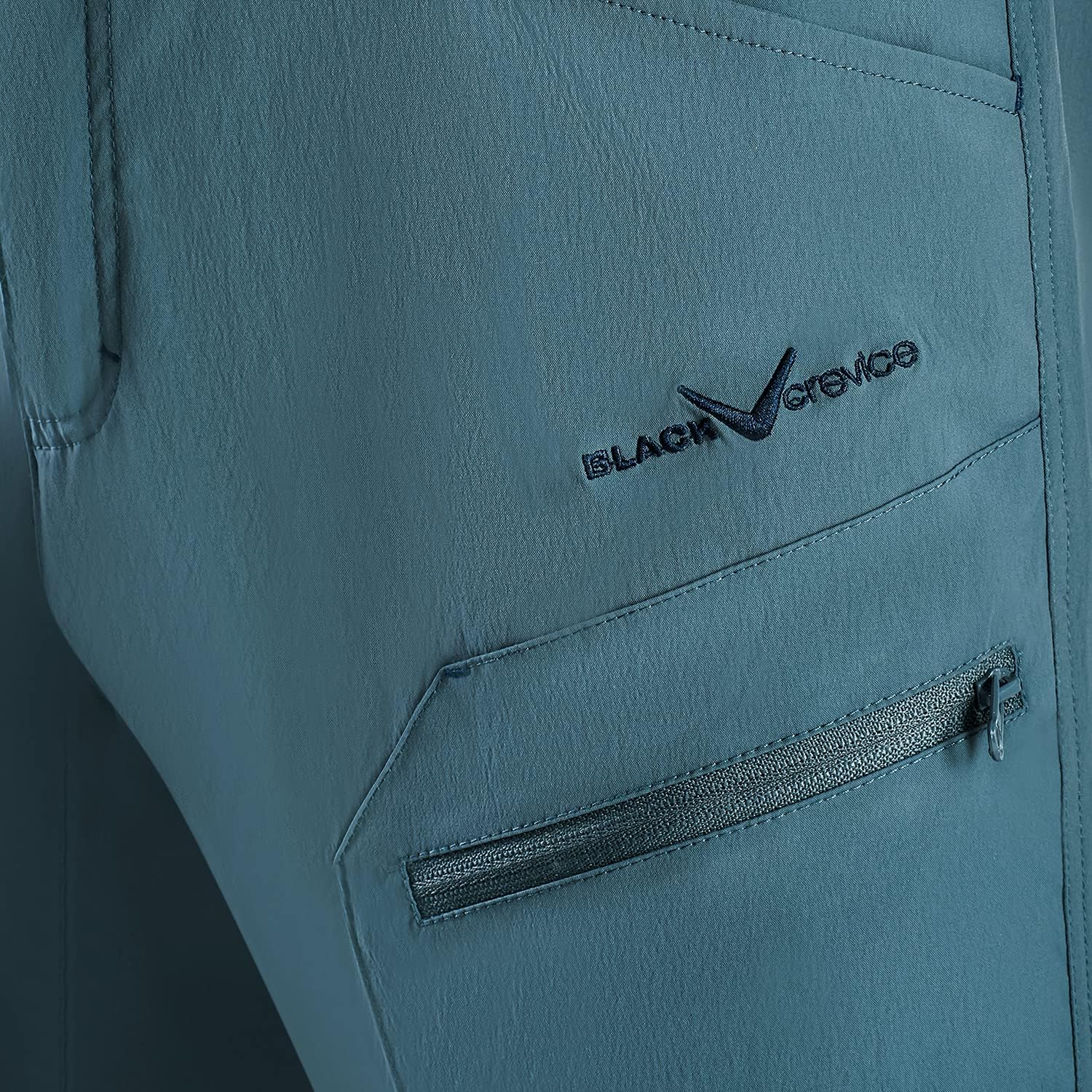 Detalle de Black Crevice: Pantaloncini da Trekking da Uomo – Comfort, Traspirazione e Pragmatismo per le tue Escursioni