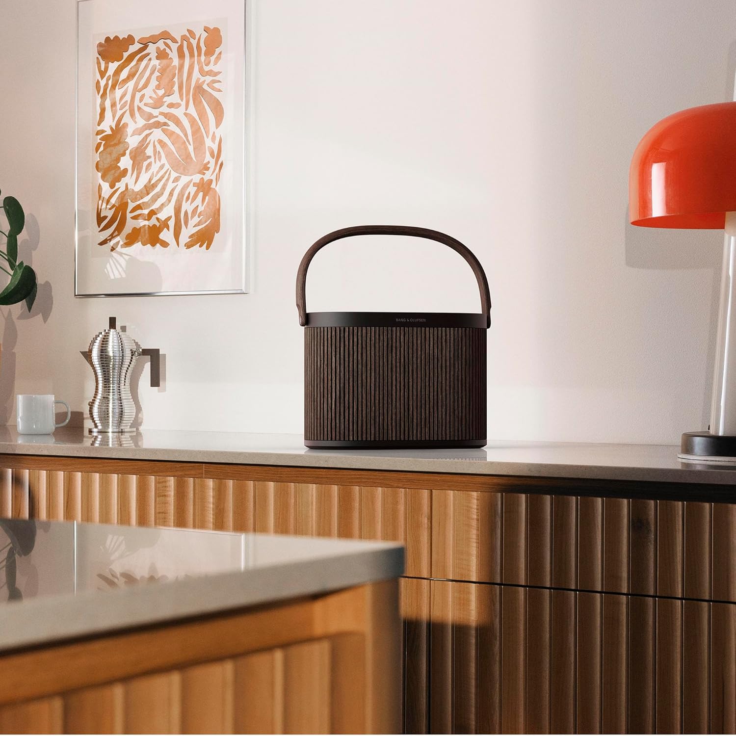 Detalle de Bang & Olufsen Beosound A5 : enceinte WiFi et Bluetooth portable modulaire, 360° (Dark Oak)
