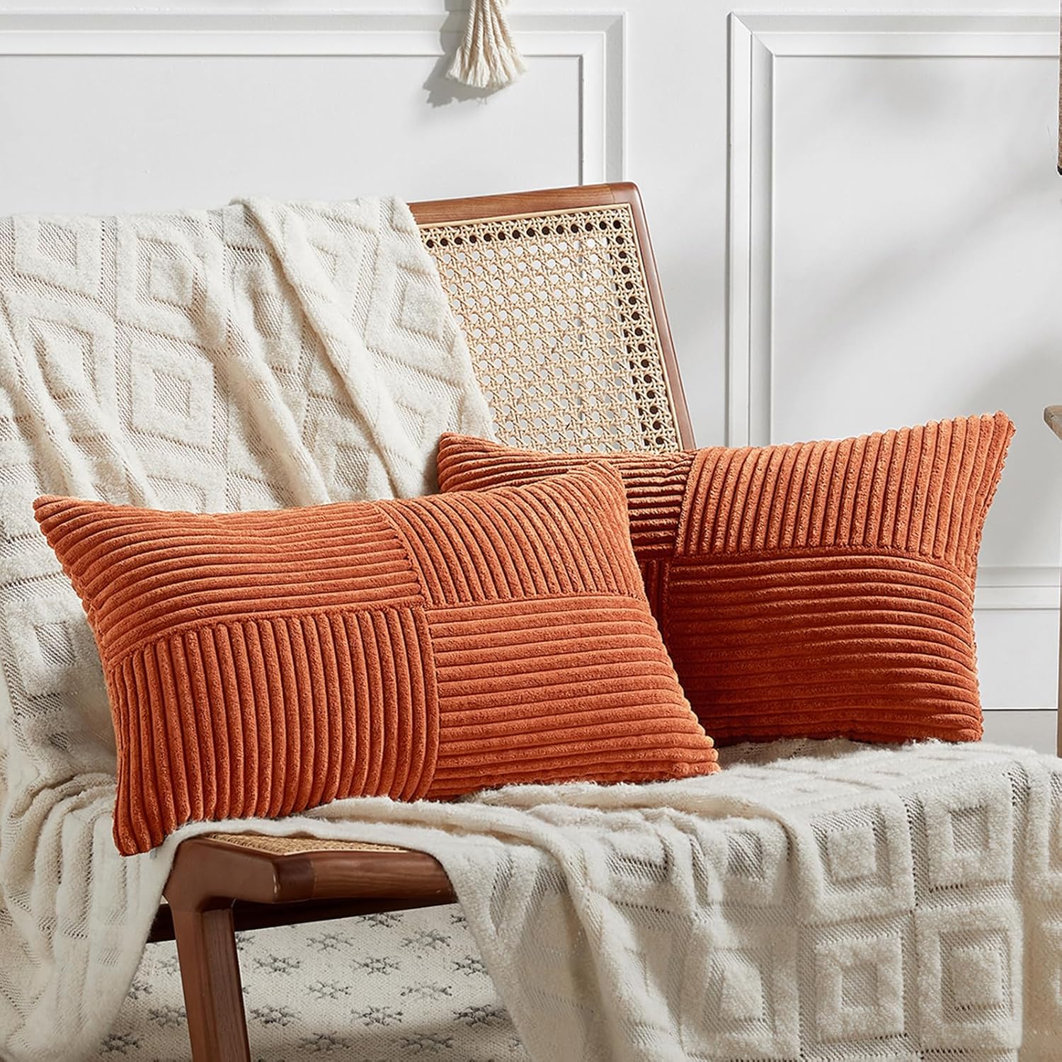 Detalle de FDTERN 2er Set Karamell Kordsamt Kissenbezug 30x50 cm – Weich, modernes Boho-Dekor