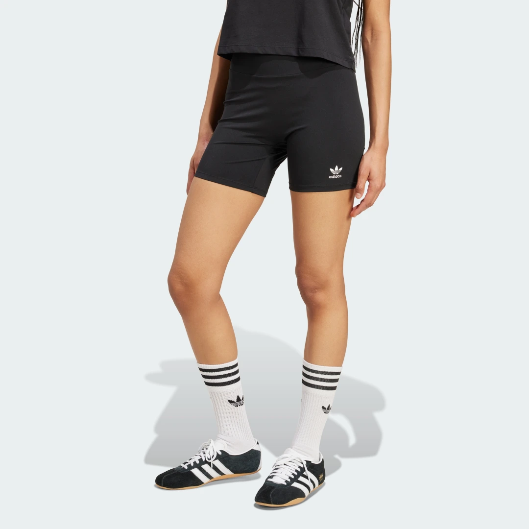 Detalle de Pantalón corto Essentials Short de Adidas en negro