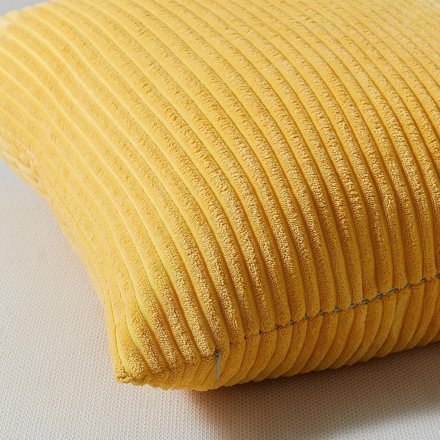 Detalle 2 de Kissenbezüge 40x40 cm im 4er Set Kordsamt