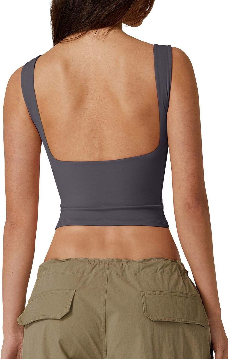 Detalle de QINSEN Open-Back Crop Tank in Polyamide