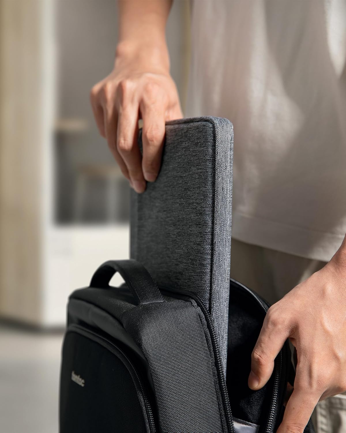Thumbnail 5 de tomtoc Slim Tablet Sleeve Bag for 13-inch iPad Pro / iPad Air / Galaxy Tab / Surface Pro – Ultra-Slim Protection