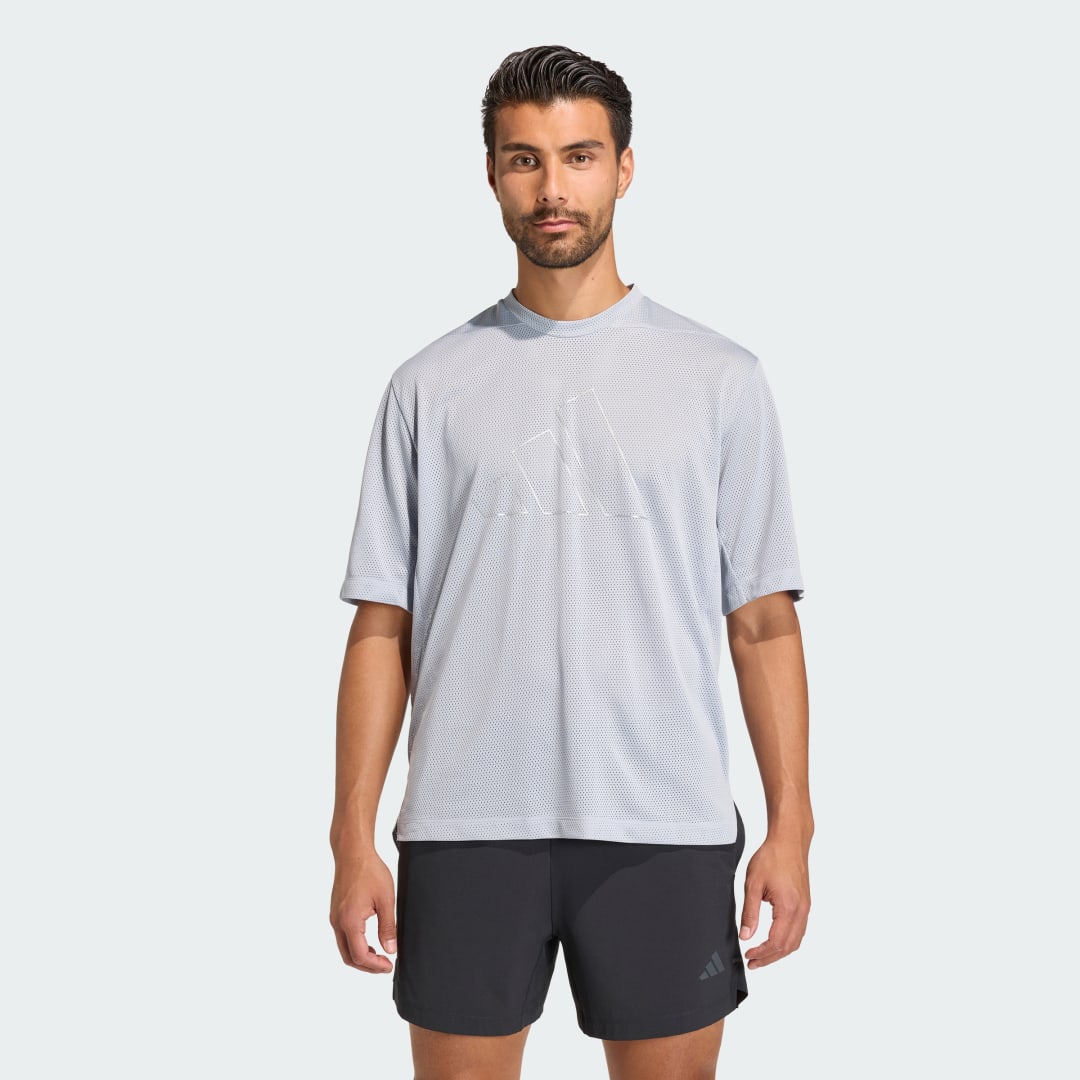 Detalle de Camiseta Adidas D4T PrimeLift Essentials Workout Mesh: versatilidad y comodidad para entrenos intensos