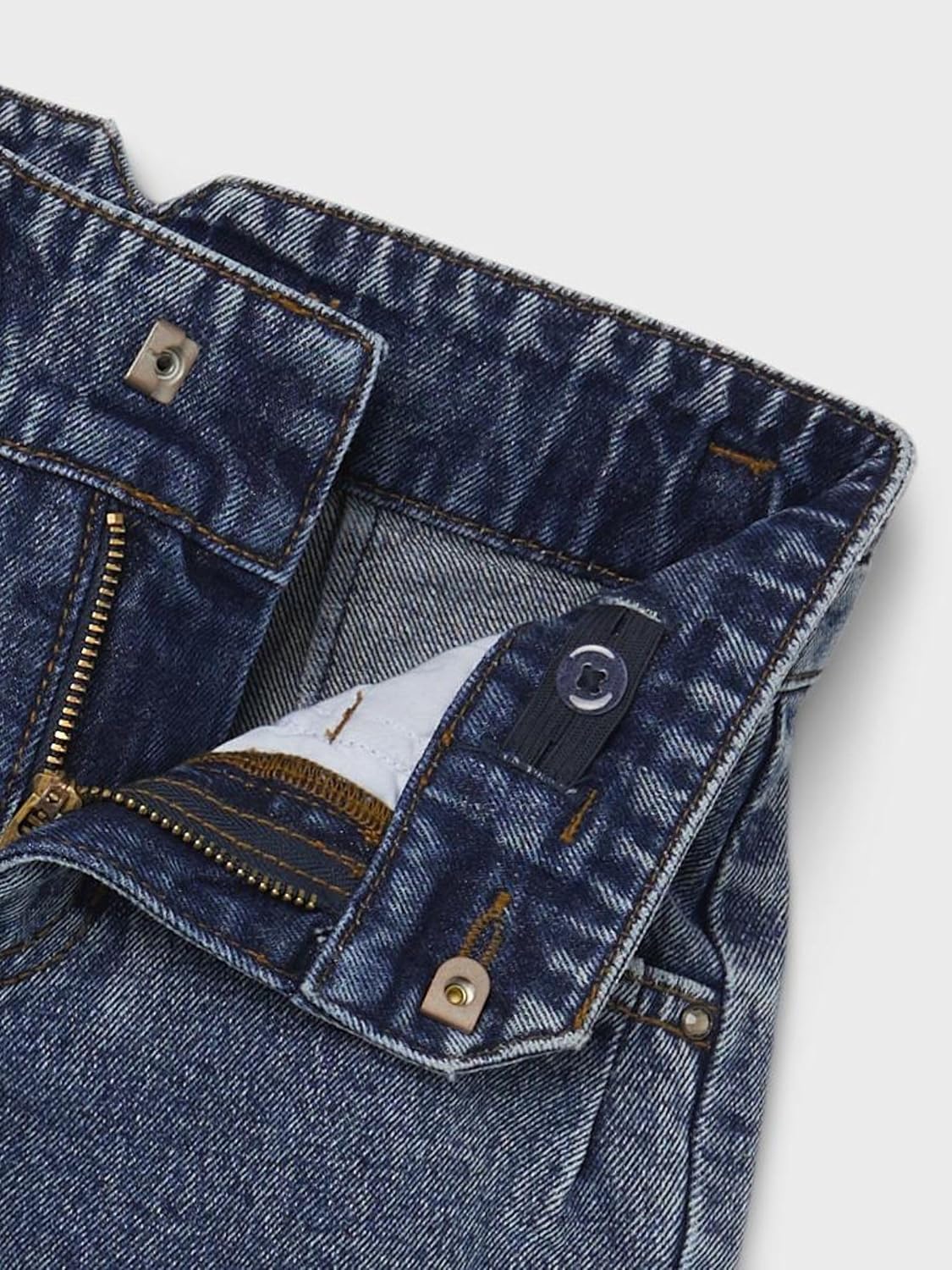 Detalle 2 de Jungen Jogger aus Bio-Baumwolle Name IT Nkmsweat Pant Bru Noos mit verstellbarem Taillenbund