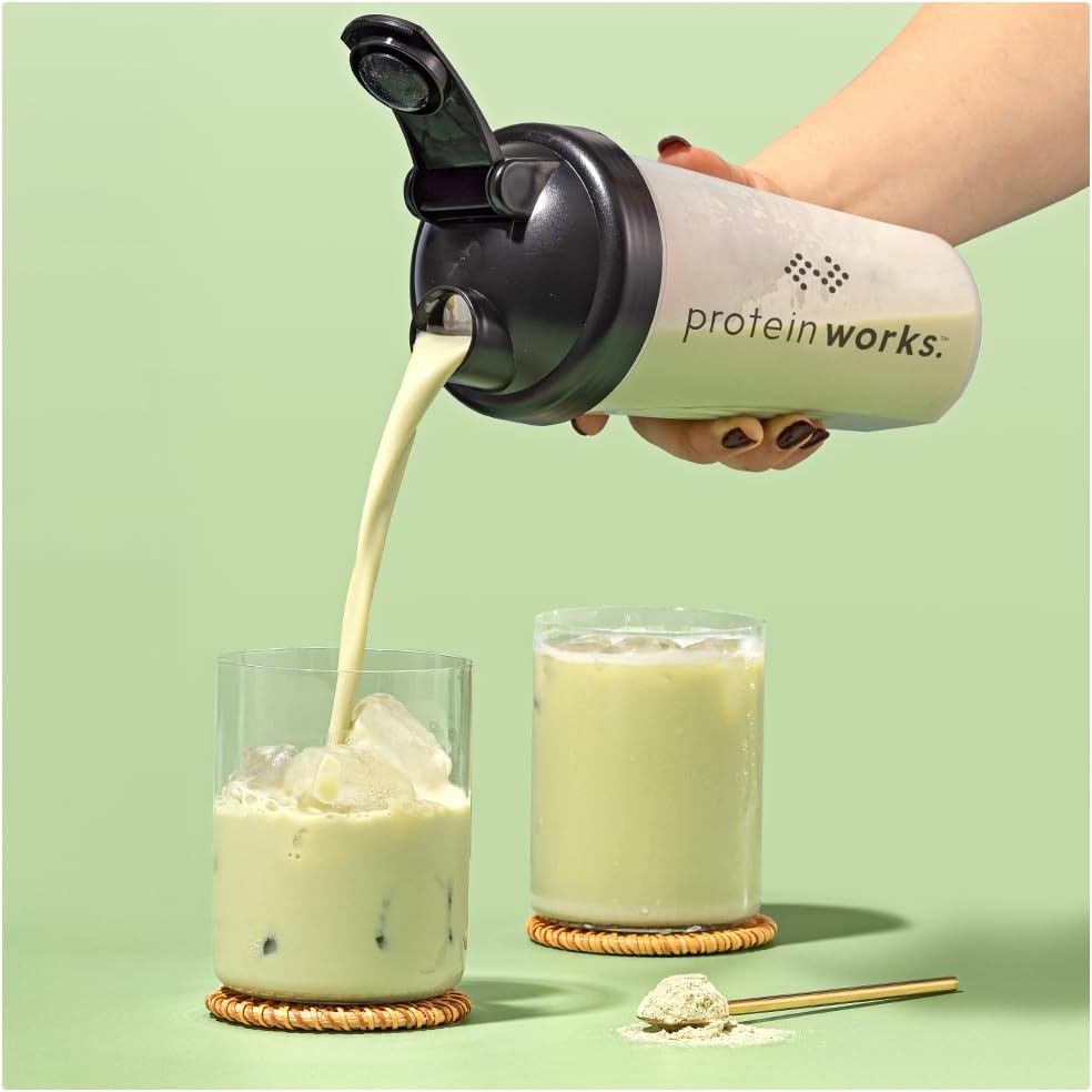 Detalle de Protein Works Iced Protein Matcha Latte – Gold Innovation, poudre protéinée au thé vert matcha (33 portions, 1 kg)