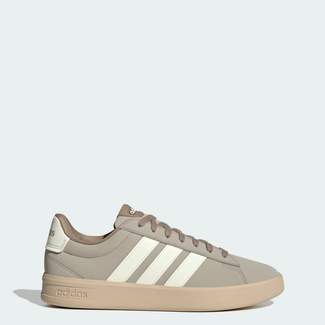 Detalle de Zapatilla Grand Court 3.0 de Adidas: estilo clásico para uso diario