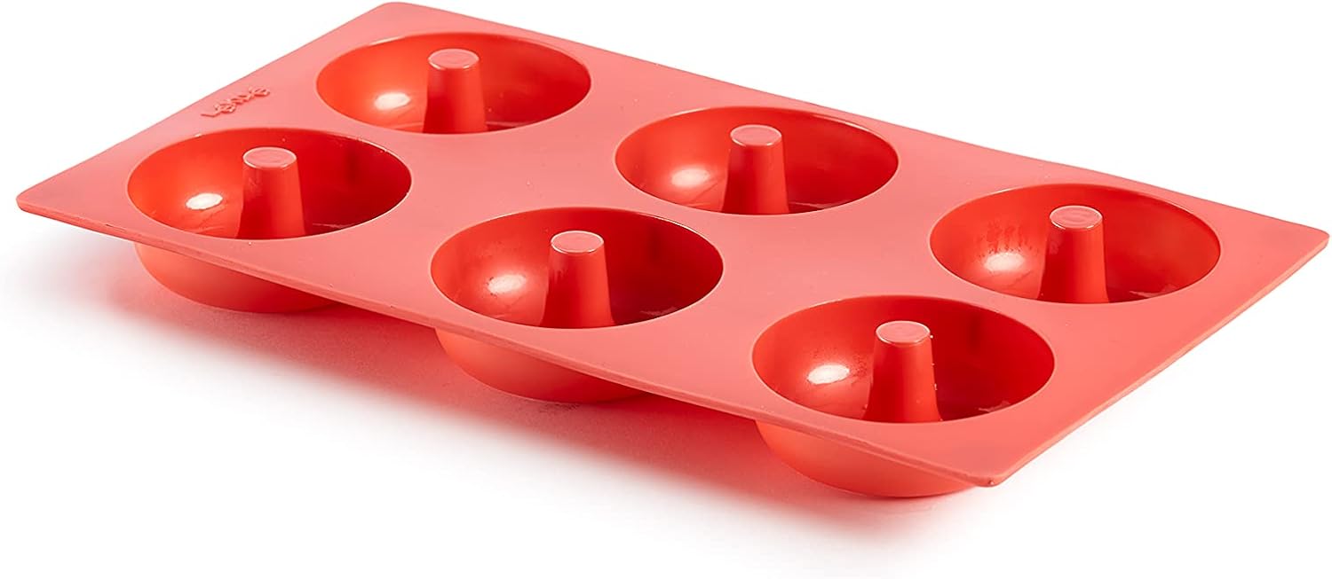 Detalle de Lékué Doughnut Backform 6 Mulden aus Platin-Silikon, Rot (0620406R01)