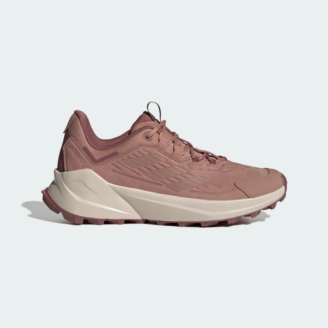 Detalle de Adidas Terrex Trailmaker 2.0 Leather Hiking: zueco para explorar con estilo y comodidad