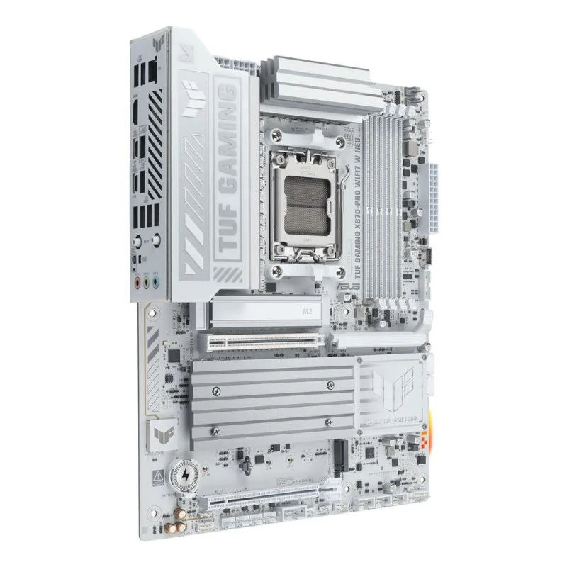 Detalle de ASUS TUF GAMING X870-PRO WIFI7: placa base AM5 DDR5 ATX con WiFi 7 y 5GbE para gaming y creación
