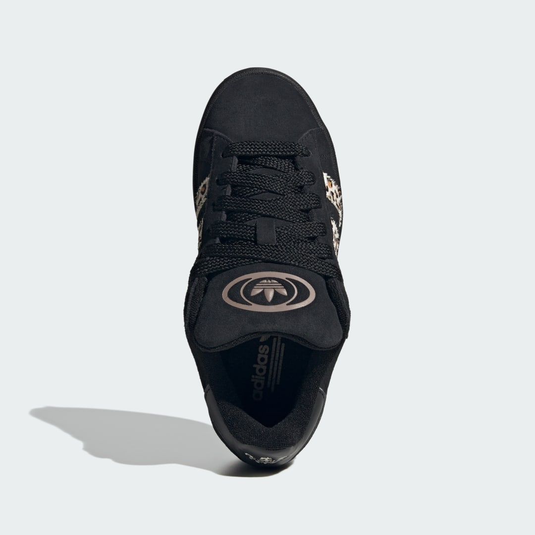Detalle 2 de Adidas Campus 00s en color Negro – estilo clásico para el día a día