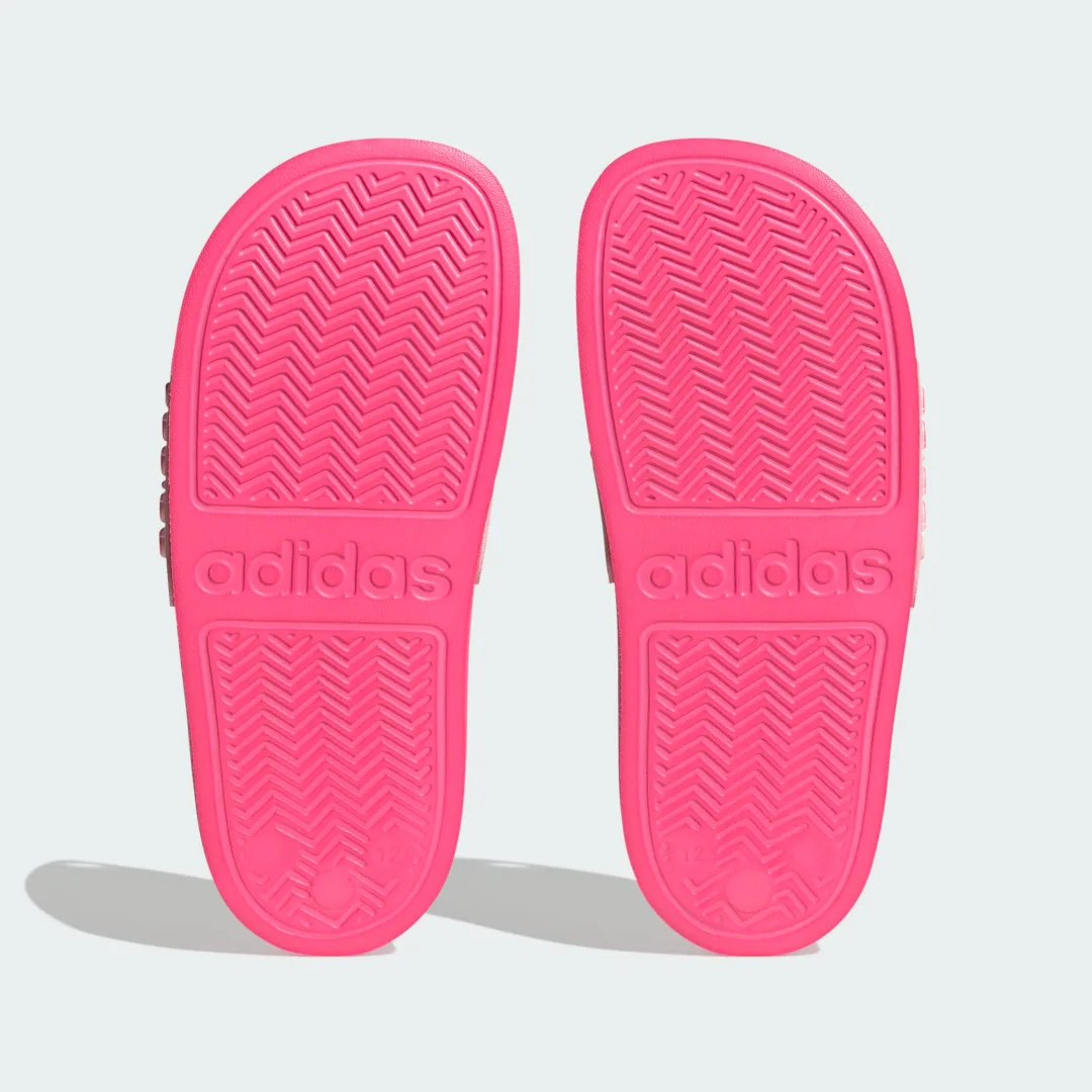 Detalle de Adidas Adilette Shower Rosa: comodidad y versatilidad para duchas, casa y playa