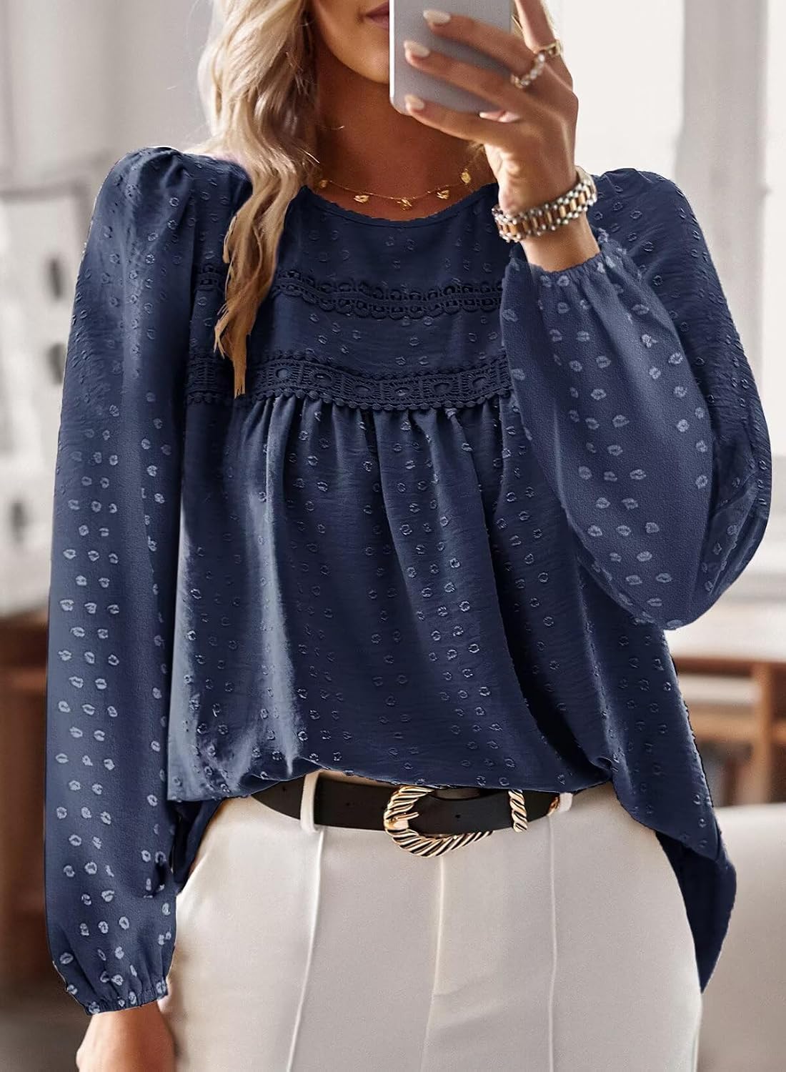Detalle de Falechay Long-Sleeve Blouse with Crochet Lace