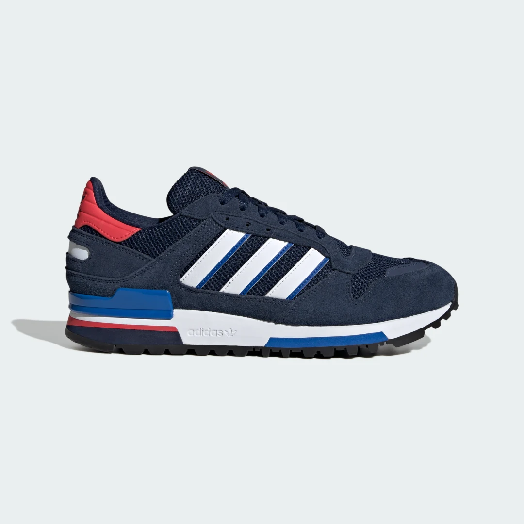 Detalle de Adidas ZX 600: zapatilla azul para uso diario — ¿merece la pena este modelo?