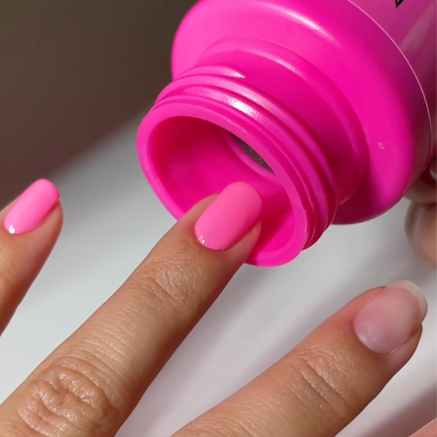 Detalle de Nails.INC Vegan Collagen Fuelled Nail Polish Remover Pot (Acetone-Free, 50ml)