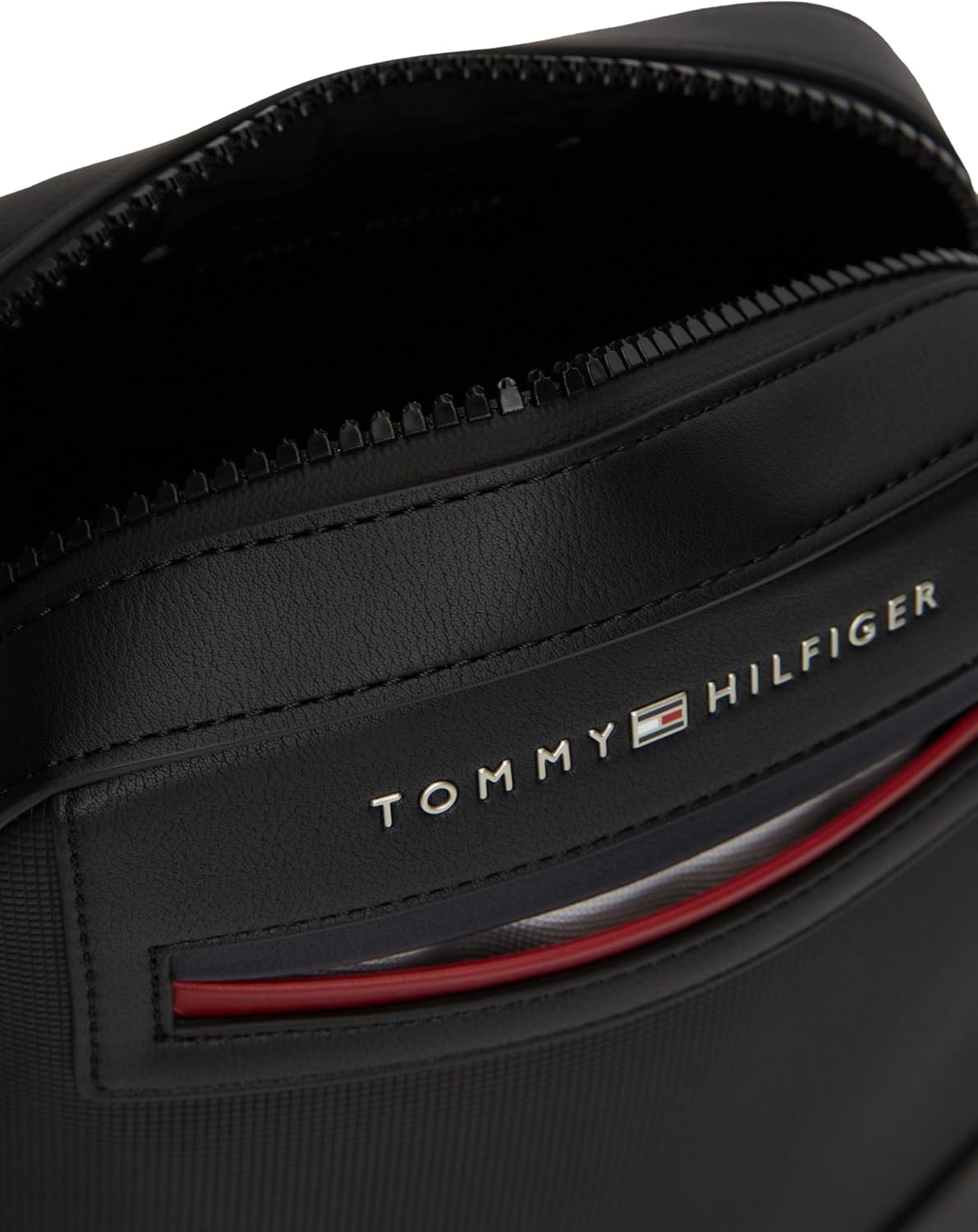 Detalle 2 de Tommy Hilfiger Foundation Mini Reporter Crossbody Bag – Black