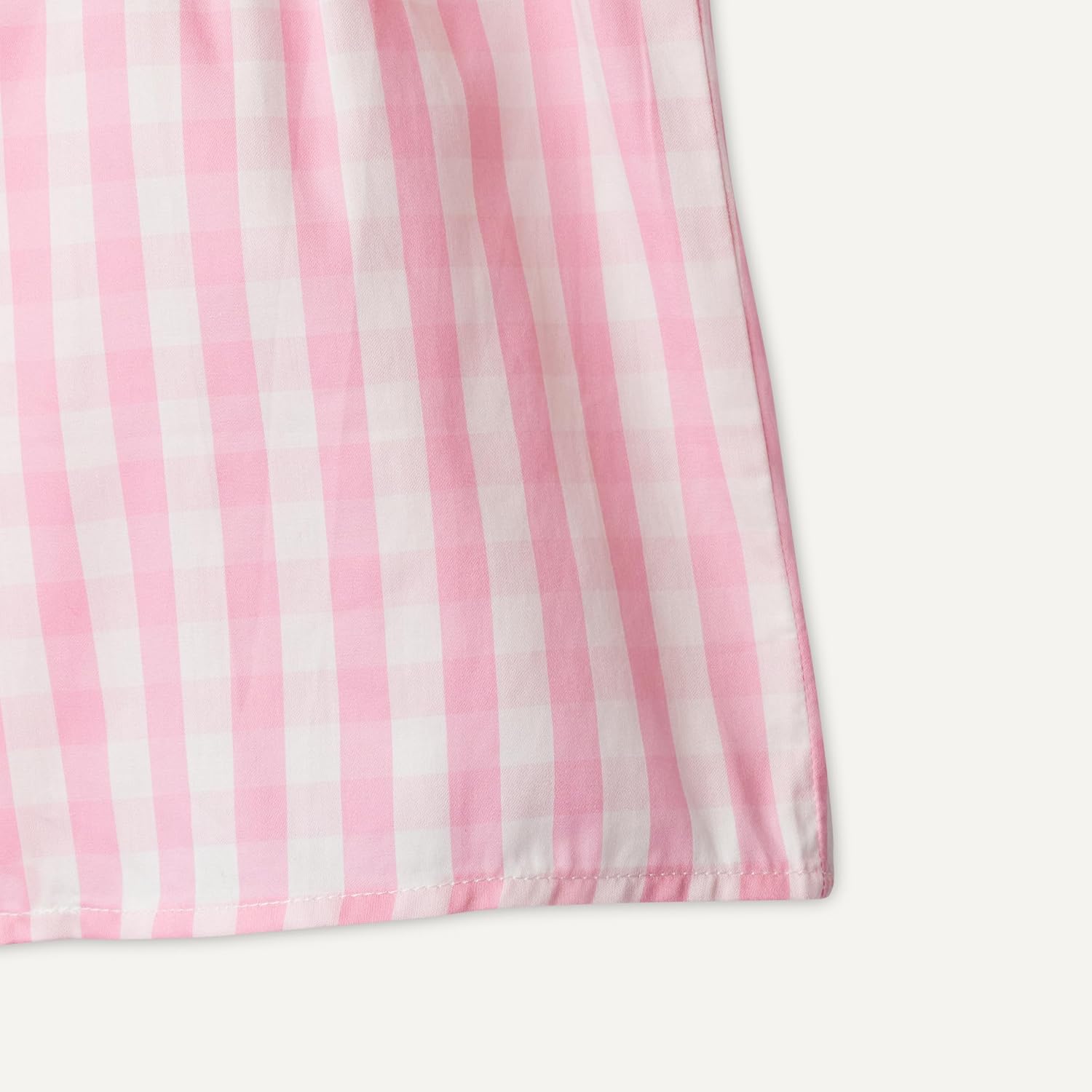 Detalle de Amazon Essentials x Sofia Grainge Mädchen Spielset aus Baumwollsatin – Oberteil mit Peter-Pan-Kragen und Hose