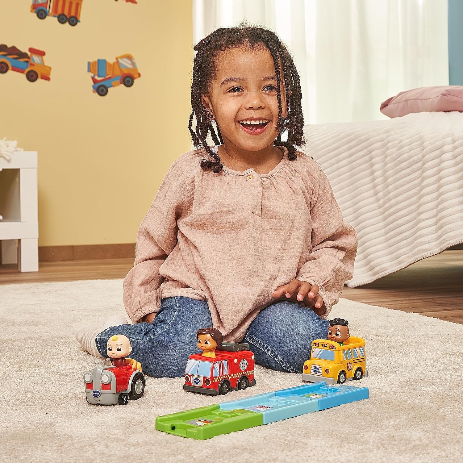 Thumbnail 5 de Tut Tut Baby Flitzer – CoComelon Codys Schulbus inkl. Schiene von VTech