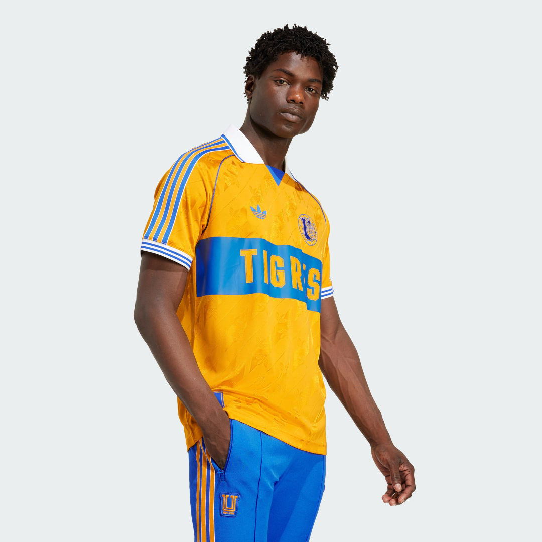 Detalle de Camiseta Tigres UANL Anniversary de Adidas