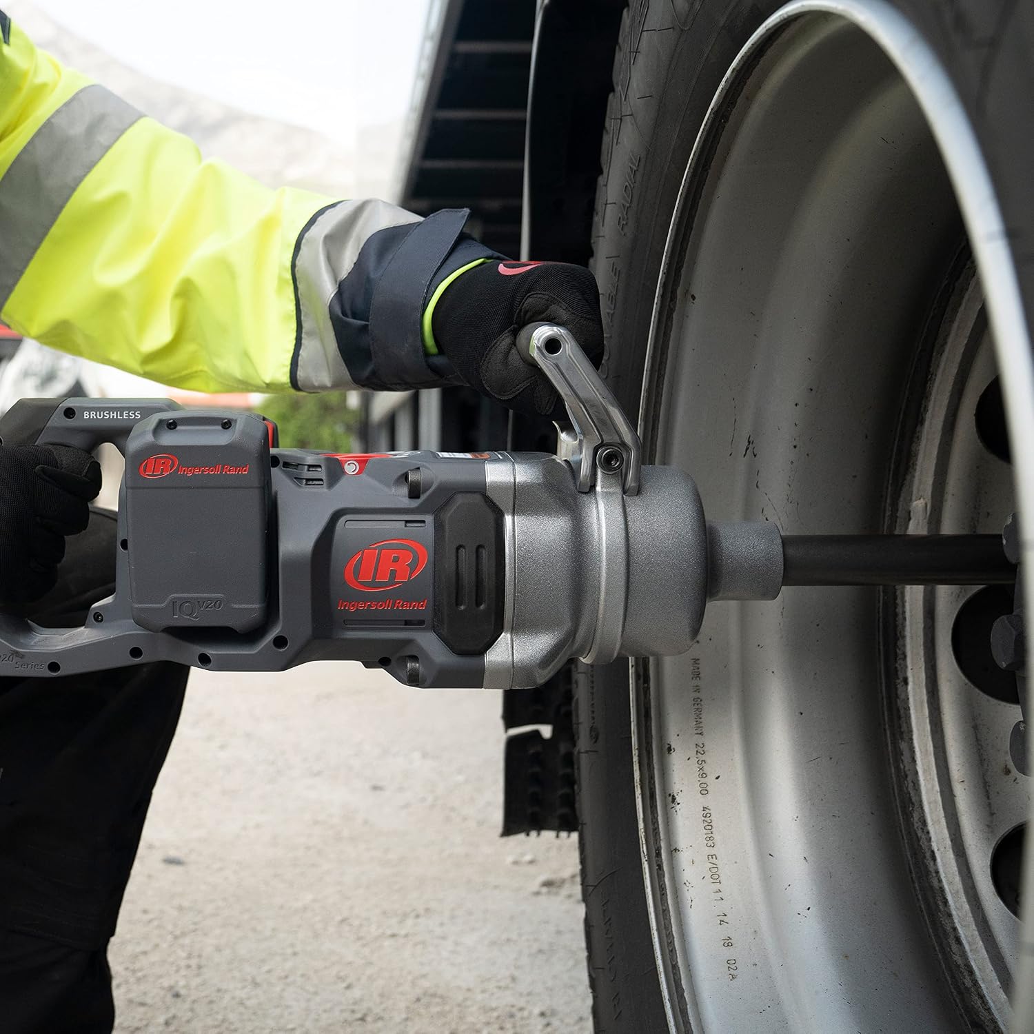 Detalle de Ingersoll-Rand W9691-K2E-EU 1" 20V Cordless Impact Wrench with Long Anvil — 2x 5.0Ah Batteries & Dual Charger (UK)